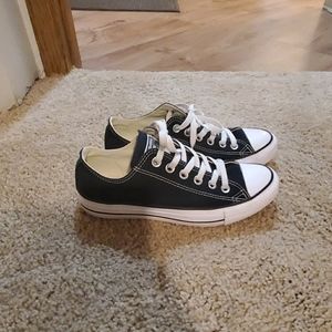 Size 7.5 black Converse